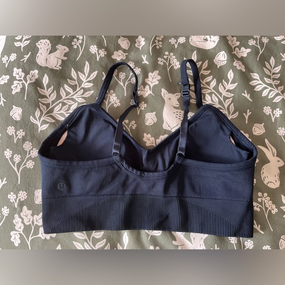 Lululemon Navy Sports bra - Picture 3 of 3